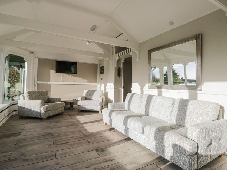Valley View, listing photograph 11