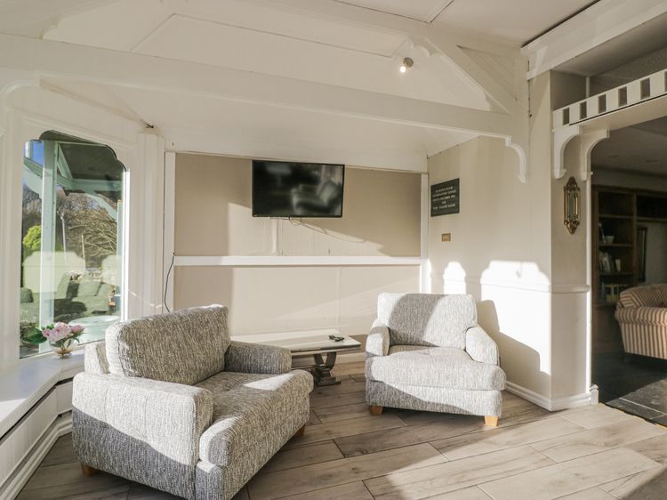 Valley View, listing photograph 12