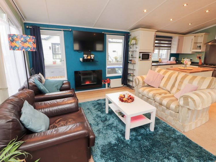 Rosie's Zen Den, listing photograph 4