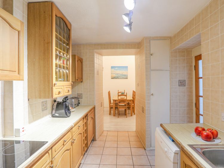 Llys y Graig, listing photograph 4