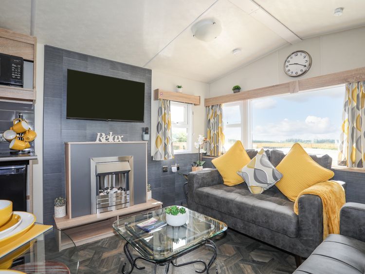 Caban Cwtch (The Cosy Cabin), listing photograph 9
