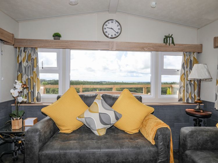 Caban Cwtch (The Cosy Cabin), listing photograph 10