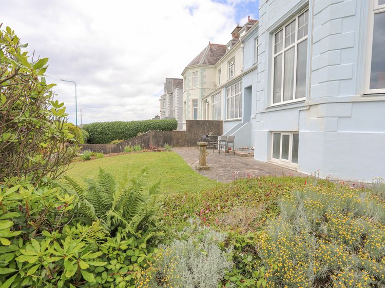 Llys Owen, listing photograph 5