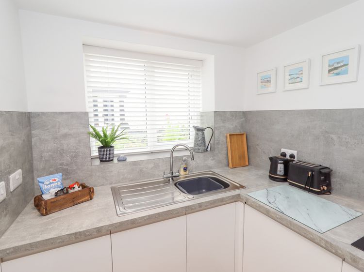 Sea View Terrace, listing photograph 10