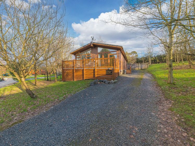 Fern Lodge, listing photograph 2
