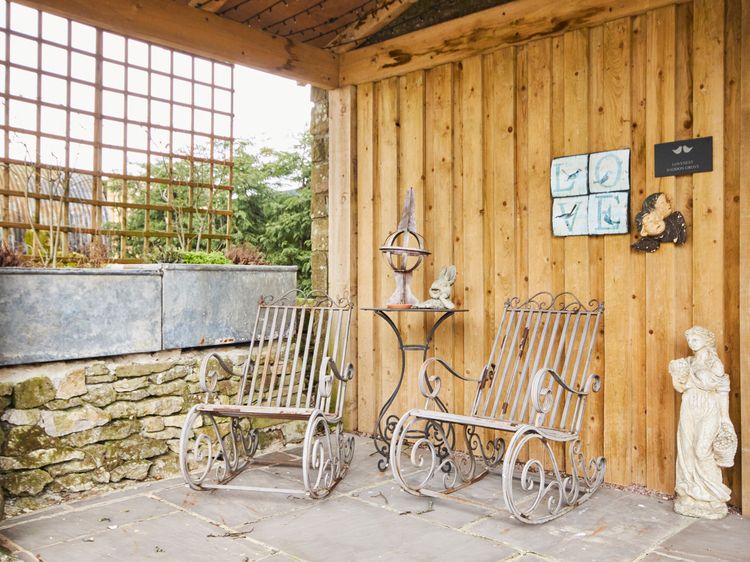 Love Nest, listing photograph 2