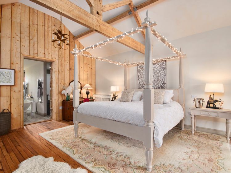 Love Nest, listing photograph 6