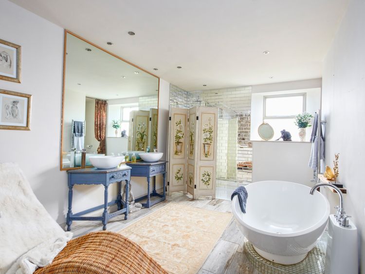 Love Nest, listing photograph 8