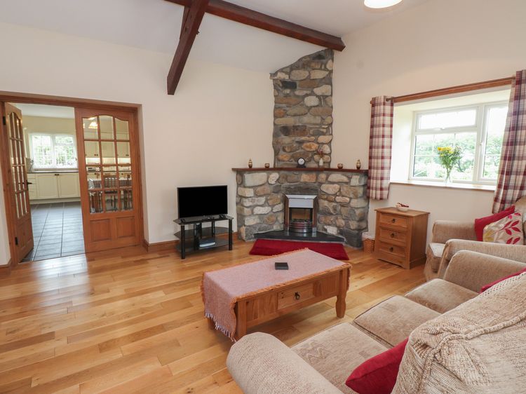 Bryn Caled, listing photograph 4