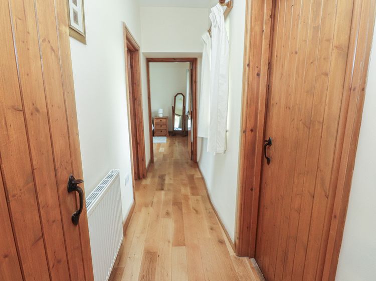 Bryn Caled, listing photograph 9