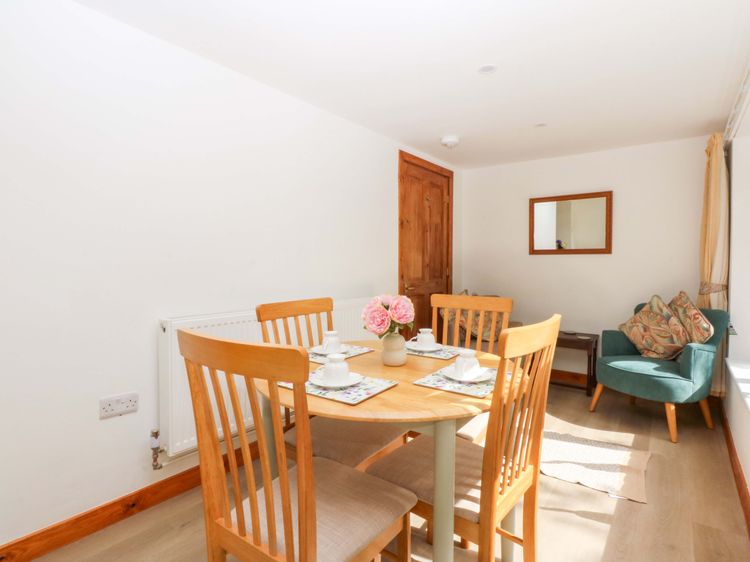 Cromlech Cottage at Cromlech Manor Farm, listing photograph 10
