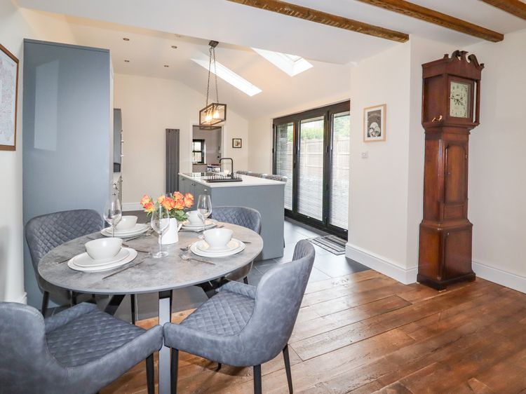 Glan William, listing photograph 3