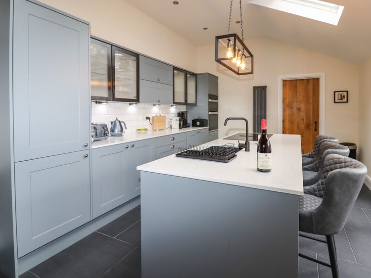 Glan William, listing photograph 9