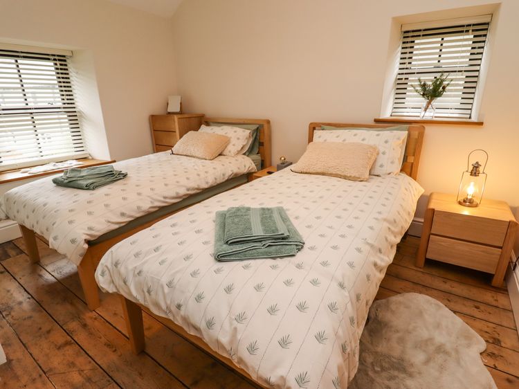 Glan William, listing photograph 12