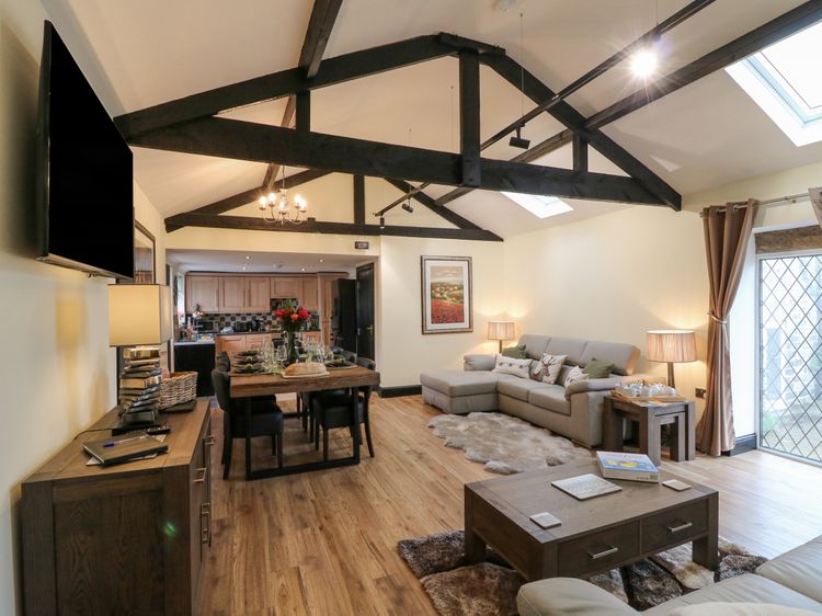 Moor Farm Cottage, listing photograph 3