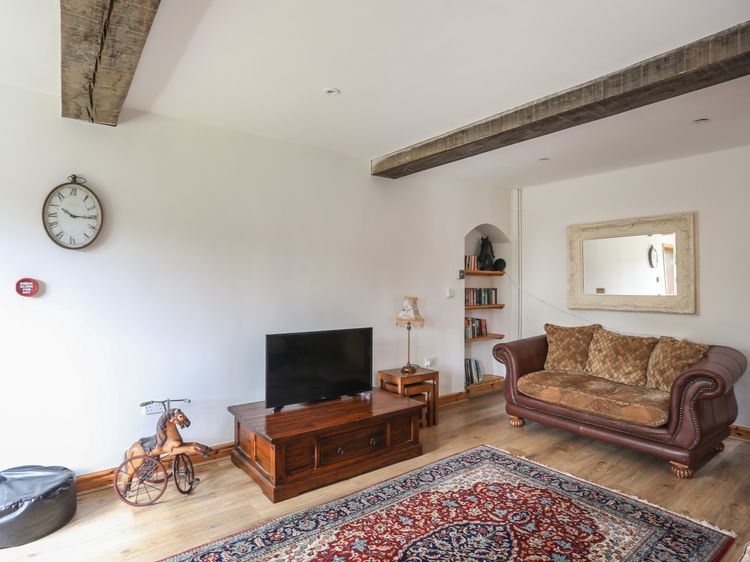 Long Cottage, listing photograph 3