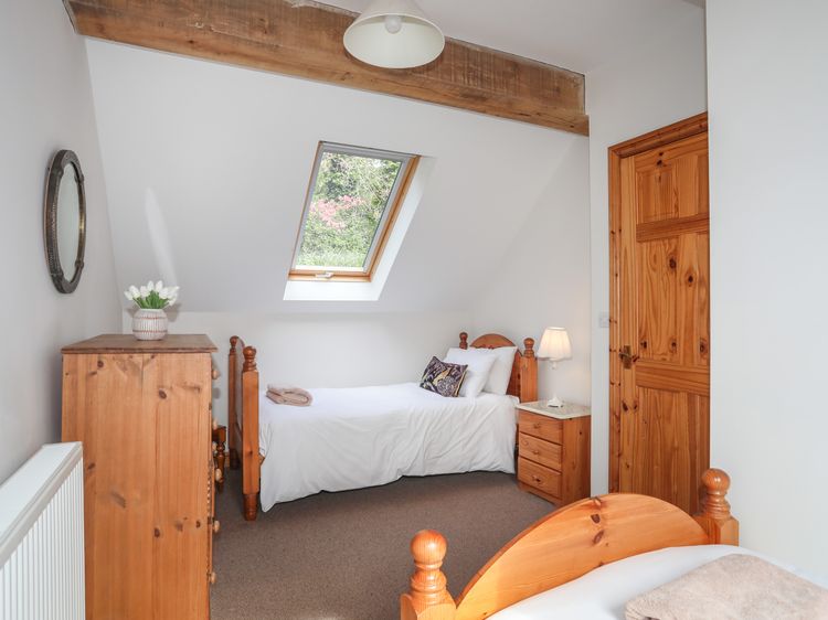 Long Cottage, listing photograph 12
