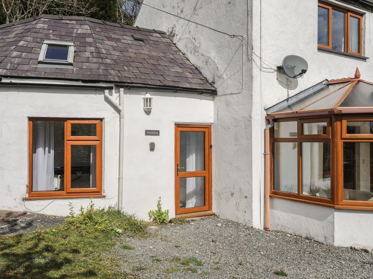 Long House, listing photograph 2