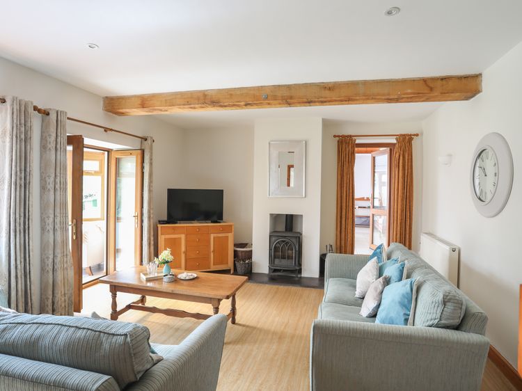 Long House, listing photograph 3