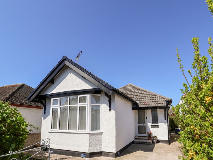 3 Rhyd Drive, listing photograph 3