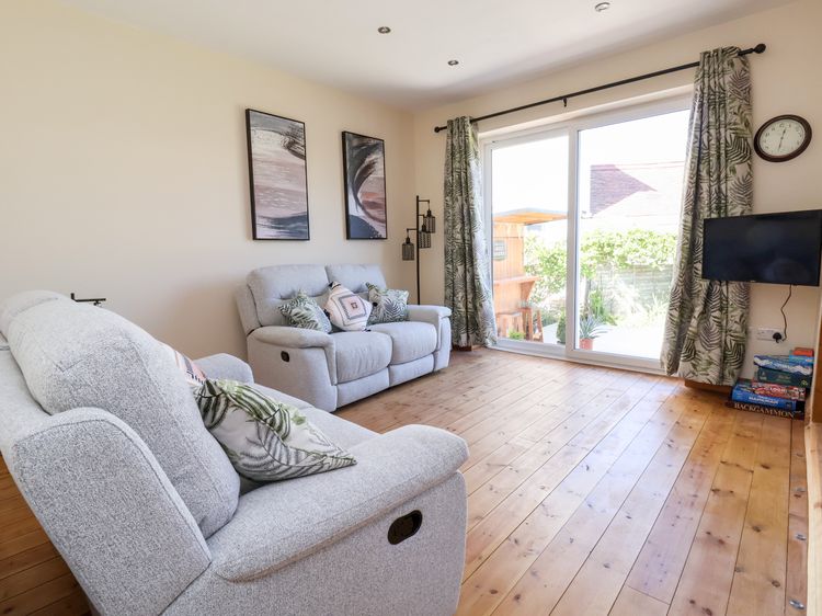 3 Rhyd Drive, listing photograph 4