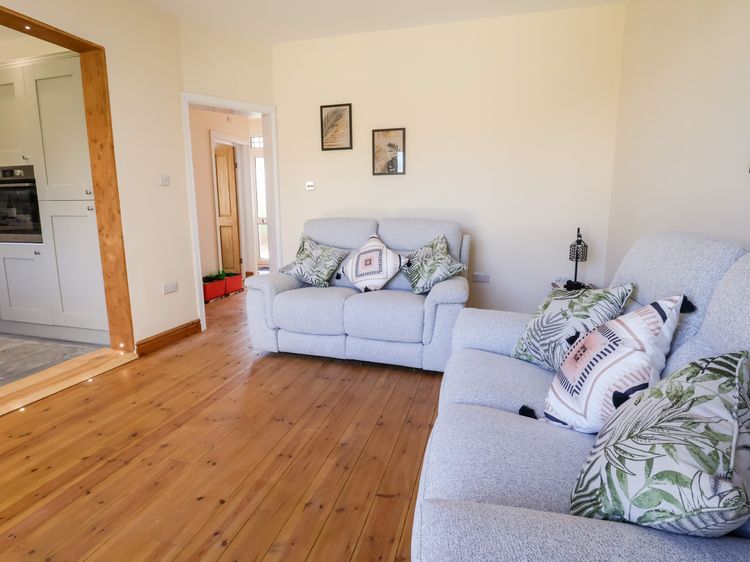 3 Rhyd Drive, listing photograph 6