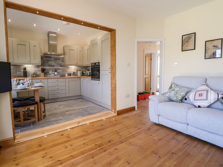 3 Rhyd Drive, listing photograph 7