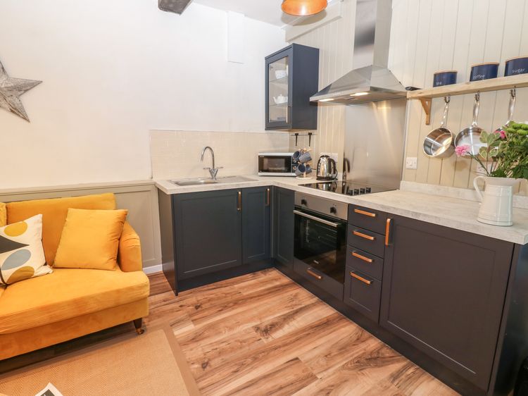 Teal Cottage, listing photograph 8