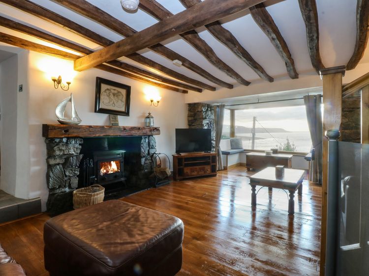 Ty'n-Y-Ffynnon Cottage, listing photograph 4