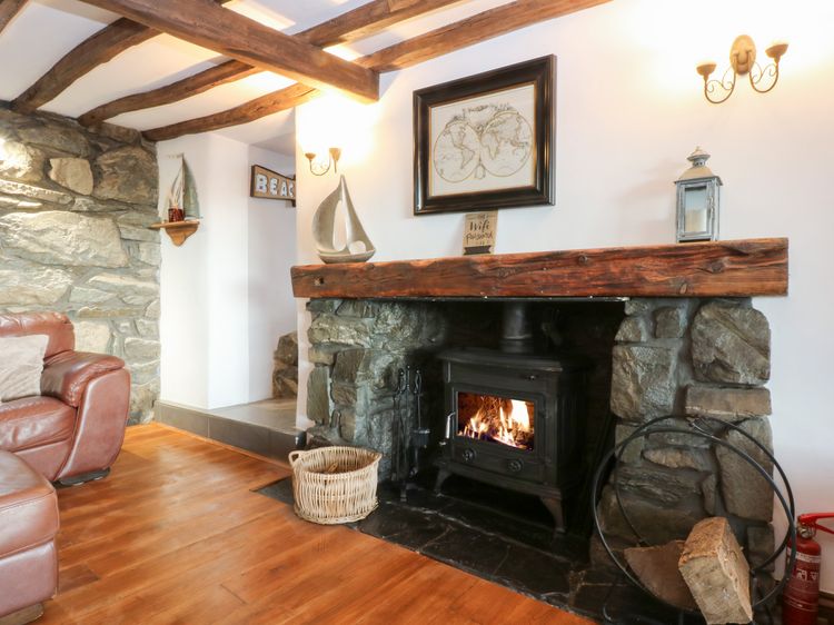 Ty'n-Y-Ffynnon Cottage, listing photograph 9
