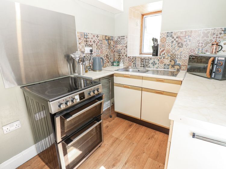 Joyces Cottage, 2 Brown Hill, listing photograph 9