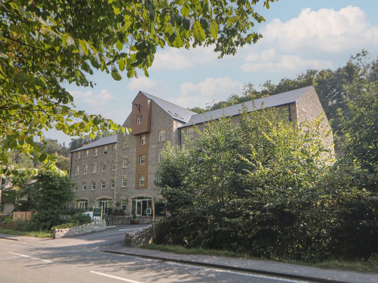 48 Rock Mill, listing photograph 2