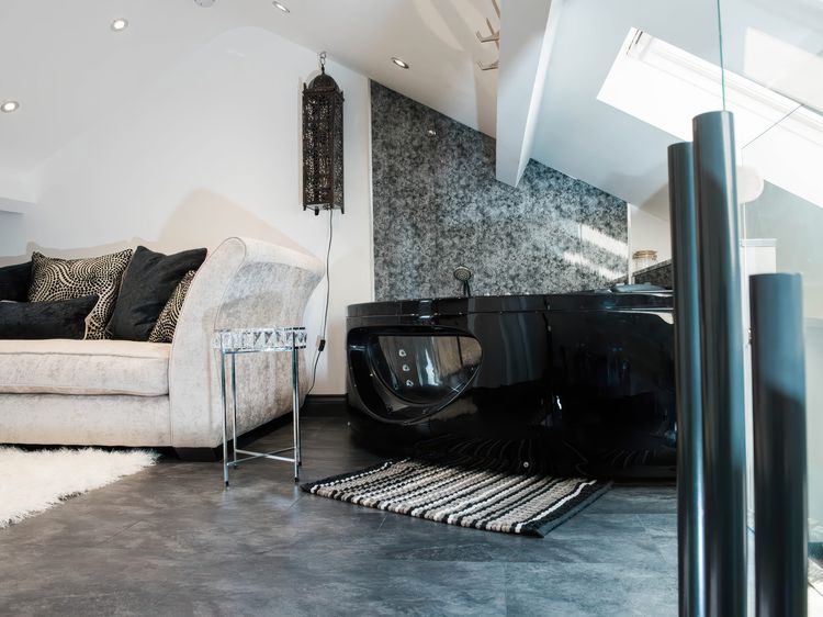 The Penthouse, listing photograph 2
