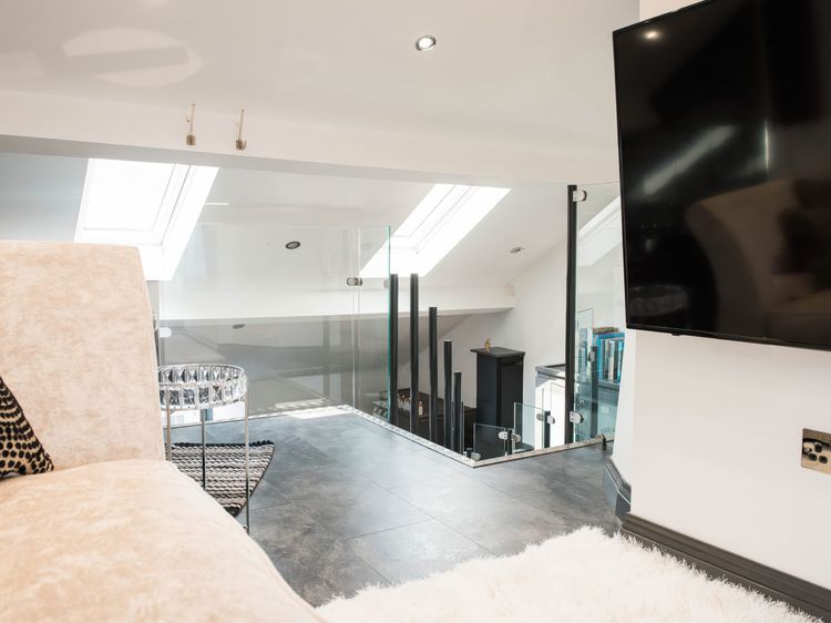 The Penthouse, listing photograph 3