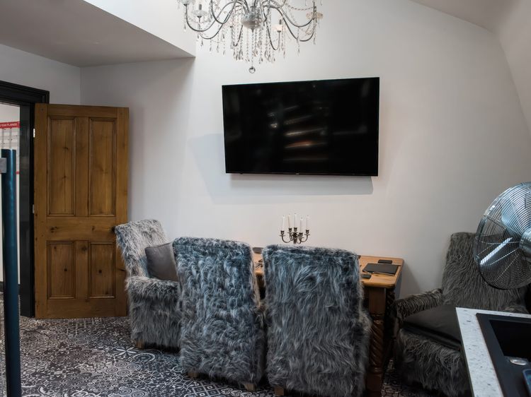 The Penthouse, listing photograph 9