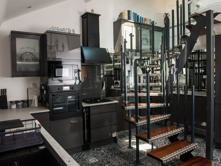 The Penthouse, listing photograph 11