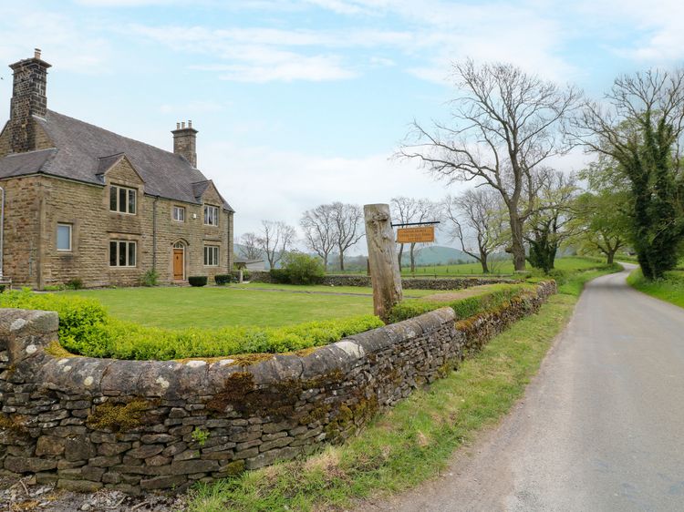Upper Hurst Farmhouse, listing photograph 3