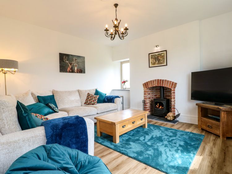 Upper Hurst Farmhouse, listing photograph 5