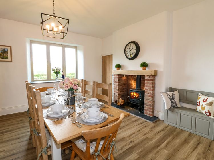 Upper Hurst Farmhouse, listing photograph 9