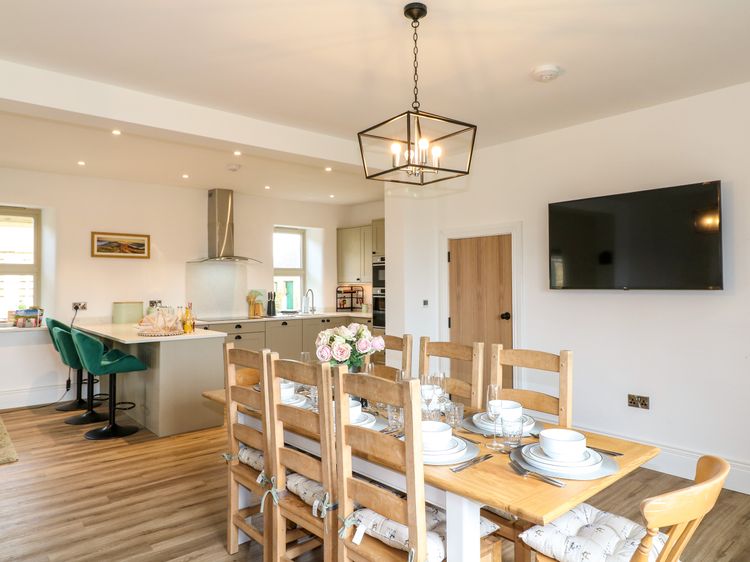 Upper Hurst Farmhouse, listing photograph 11