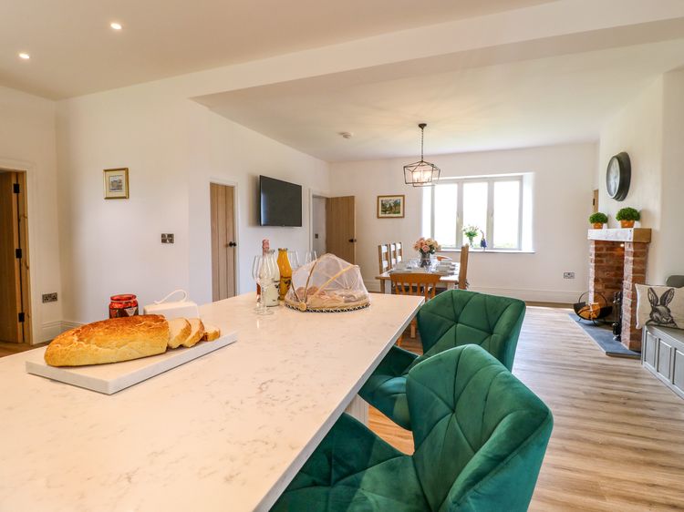Upper Hurst Farmhouse, listing photograph 12