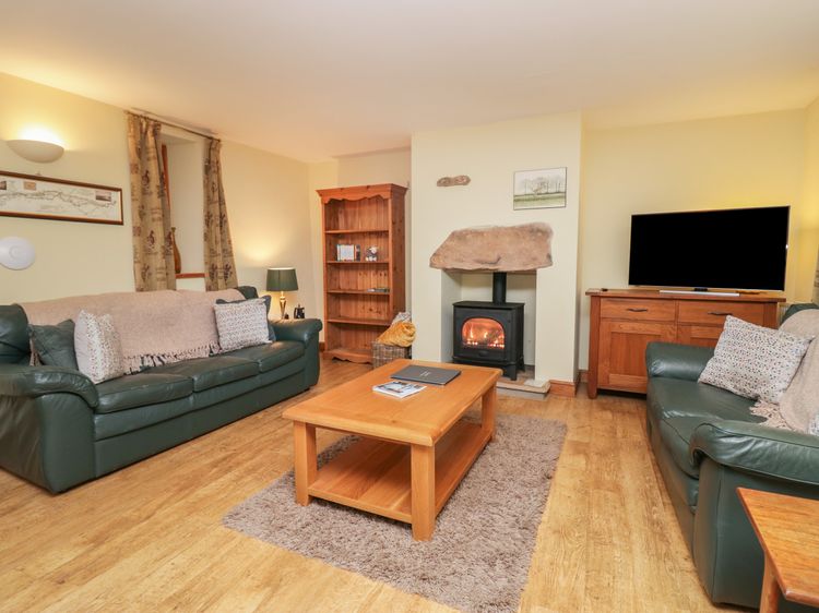 Winder Barn, listing photograph 4