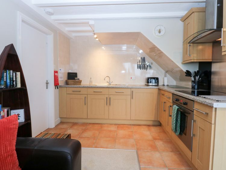 Oak Cottage, listing photograph 3