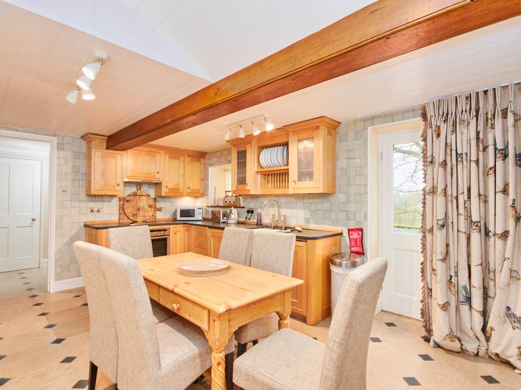 North Lodge, listing photograph 3