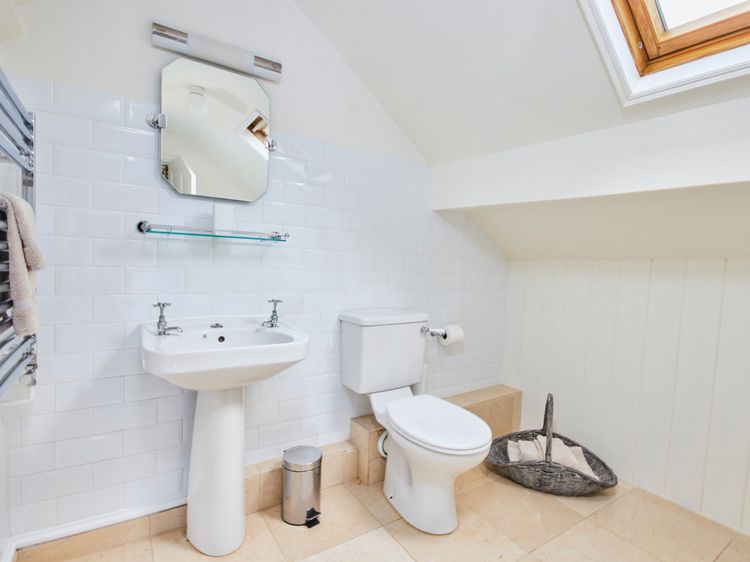 North Lodge, listing photograph 7