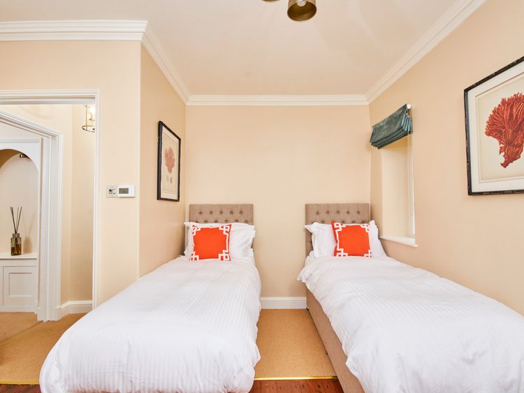 North Lodge, listing photograph 8