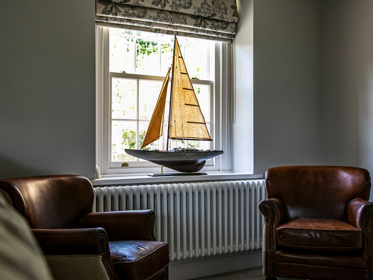 The Belle, listing photograph 5