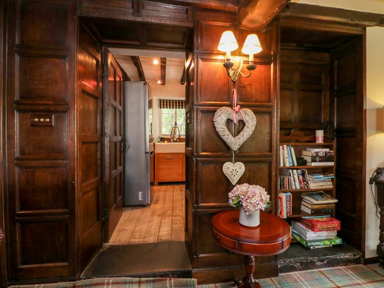 The Old House, listing photograph 9