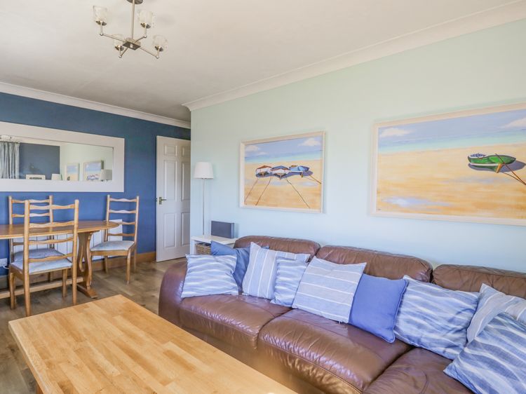 Seaspray, listing photograph 5