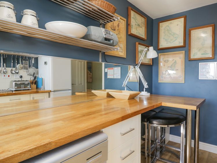 Seaspray, listing photograph 9